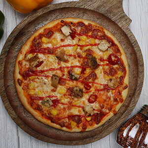Hot Chicken Cheese Pizza